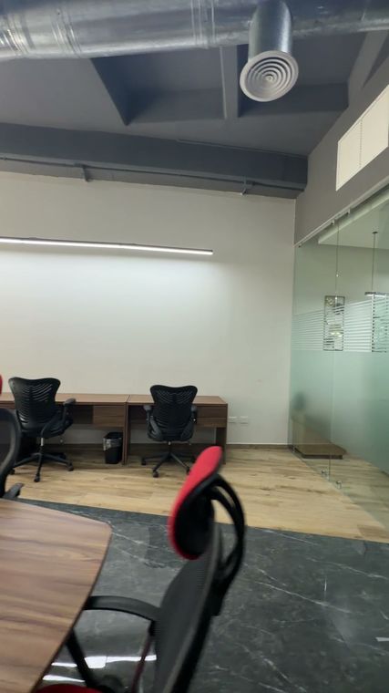 Sala de juntas · vista 24 de 28
