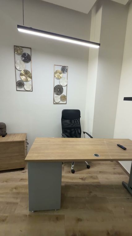 Oficina privada · vista 1 de 6