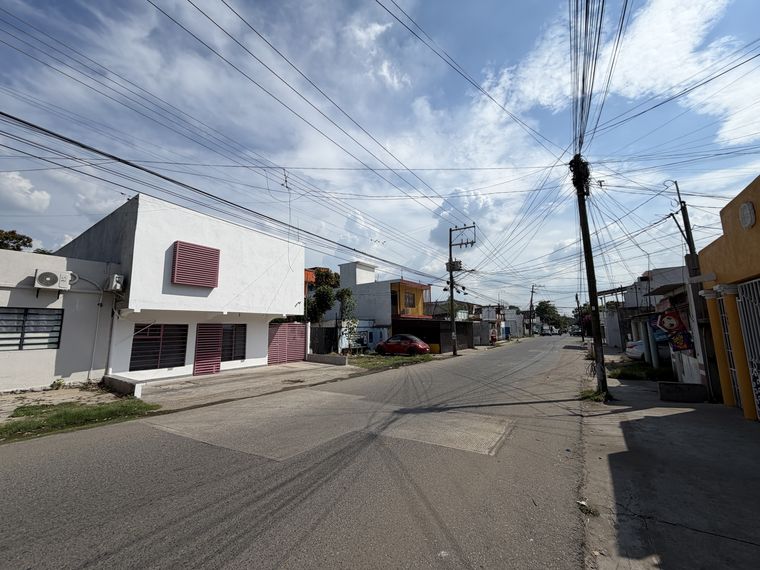 Fachada y vialidad