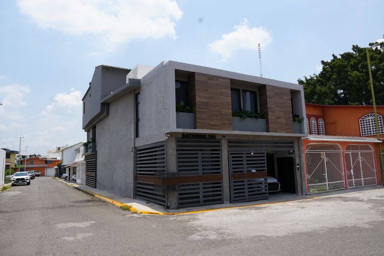 Fachada lateral desde la calle · vista 2 de 4