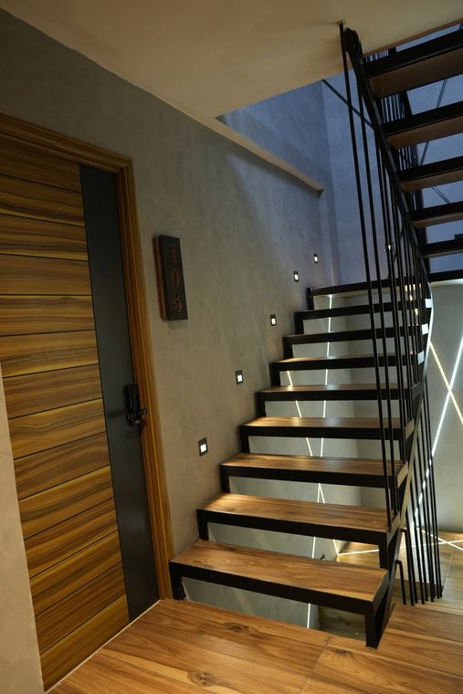 Escalera principal · vista 6 de 11