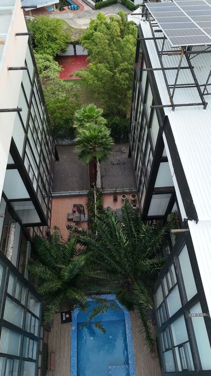 Patio central con alberca · vista 3 de 10