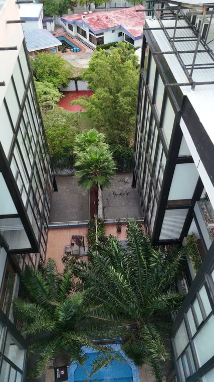 Patio central con alberca · vista 4 de 10