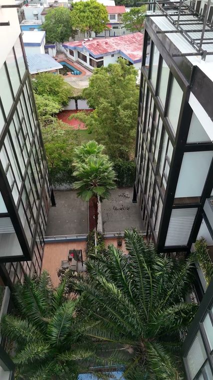 Patio central con alberca · vista 7 de 10